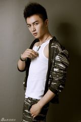 组图：陈晓【演员】英气黑白写真雅痞十足