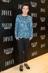 组图：翟天临出席时尚活动展英伦型男气质