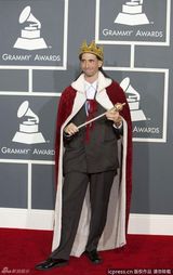 组图：格莱美红毯群星纷纷亮相星光熠熠