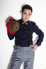 组图：贾一平雅痞写真 生活就是一场精彩的游戏