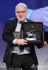 《大师》菲利普-塞默-霍夫曼获最佳男演员奖