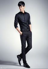 组图：张亮张悦轩父子拍摄时尚大片 酷帅有型