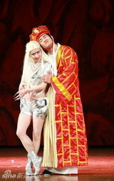 幻灯图：贾宝玉《红楼西游》爱上GAGA版白骨精