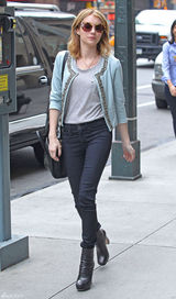 组图：艾玛-罗伯兹现身豹纹墨镜抢眼