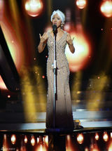 组图：大咖秀邓紫棋模仿惠特尼 孙坚虎虎变青蛇