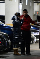 组图：陈凯歌夫妇面试新人 陈红素面朝天