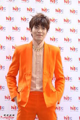 组图：萧敬腾自曝看A片爱偷听 发片在即怕歌曲外泄