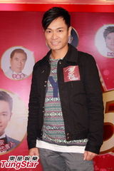 组图：郭晋安携妻儿出席活动 对阵林峰无信心拿奖