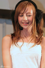 组图：英国90后萌妹贝琪-库尔135张美图集锦