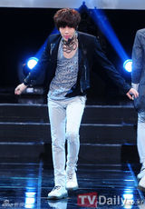 组图：2AM、IU、SHINee等献唱《超级模特选拔赛》