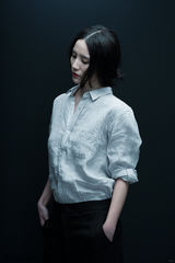 组图：《萧红》曝宋佳海报 感叹向爱而生的女人