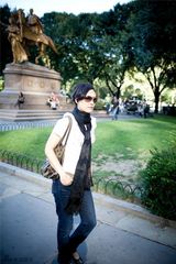 组图：邬君梅纽约街头 展现低调式“中国美丽”