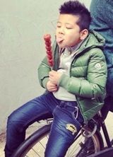 组图：郭涛爱子石头成长相册 小大人纯爷们儿