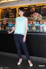 组图：郭品超陈怡蓉新剧收视飘红慰劳粉丝