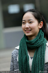 组图：北影复试考生疾步赶考 各色清新美女抢镜