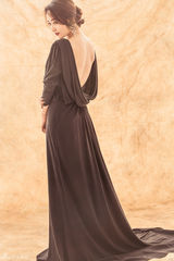 组图：杨蓉写真长裙曳地  黑色优雅美背迷人