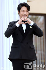 组图：韩载锡朴率美恋爱修正果 张东健献鉴言