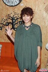 组图：林嘉欣预告一年后复出 努力造人追生第二胎