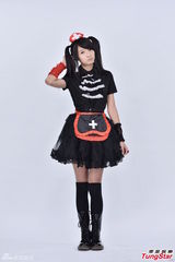 组图：许雅涵穿蓬蓬裙再现萌护士女仆造型