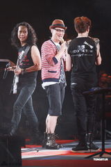 组图：张学友林子祥等助阵太极乐队演唱会