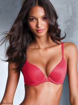 组图：巴西超模莱斯内衣写真 半裸出镜美胸热辣