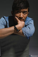 组图：李泰延帅气牛仔写真