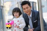 组图：《爸爸快长大》小演员闹片场 李晨秀父爱