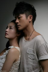 组图：《花开半夏》曝定妆照 林申李沁上演纯爱