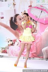 组图：关颖低胸爆乳装为代言内衣走秀