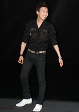 高清图：G-dragon单独演唱会电影版首映会