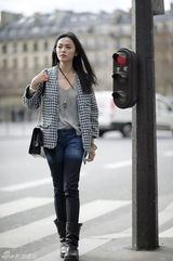 组图：姚晨街拍美腿醒目 网友送昵称“腿姐”