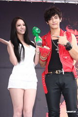 组图：汪东城单飞出专辑12年终圆梦