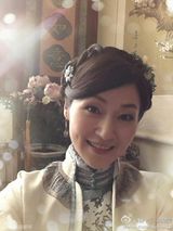 组图：43岁万绮雯容颜不老似花季少女