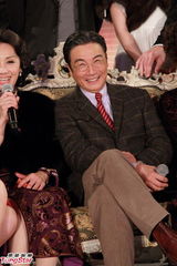 组图：《名媛望族》播映大结局 杨怡戏服现身颇亮眼