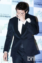 组图：沈昌珉金秀路等出席足球选手具滋哲婚礼