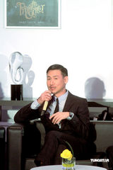 幻灯：张学友推全新大碟 因版税问题或将被无线封杀