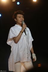 组图：苏打绿上海开唱 郭敬明陈学冬亮相