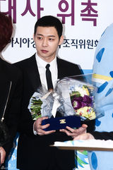 高清图：JYJ宣传亚运会 在中美艳有天可爱