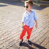 组图：5岁时尚小潮男走红网络迷倒女粉丝