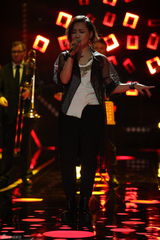 组图：《歌手2》韩磊玩饶舌韦唯嗲嗲音