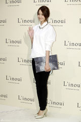 独家高清：张根硕撑品牌活动 少女时代允儿清纯