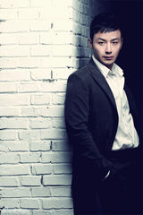 组图：刘牧拍摄休闲装写真诠释型男魅力