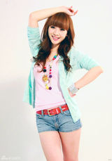 高清：柳岩清丽写真曝光 青春动感亲善开朗