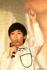 组图：《光辉岁月》首映群雄聚首 狄龙耍长枪