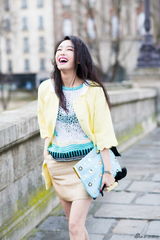 组图：秦岚异国风光写真 曼妙身材摇曳生姿