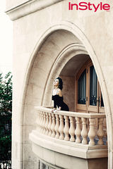 高清组图：韩星金允珍高贵典雅写真展异国风情