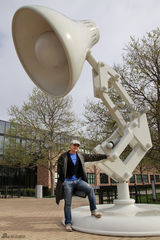 组图：《怪兽大学》徐峥走访皮克斯学配音