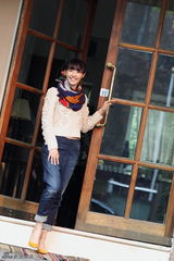 组图：“黄小仙”街拍笑容甜美 白百何明媚一冬