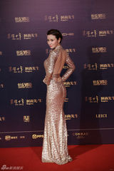 组图：吴镇宇时尚盛典帅气 钟丽缇绿裙秀性感