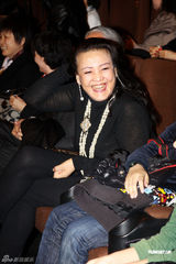 组图：徐静蕾笑看贺岁大战 新片受商界精英肯定